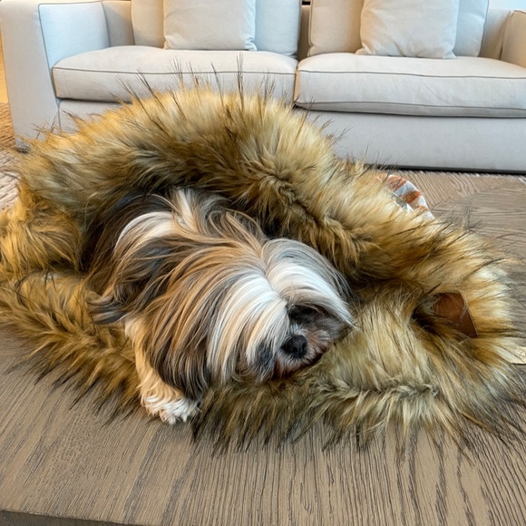 Athena, High-end faux fur and velvet fabric M size handmade pet bed - Picture 4 of 7